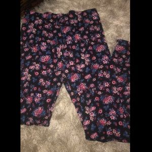 Floral leggings.